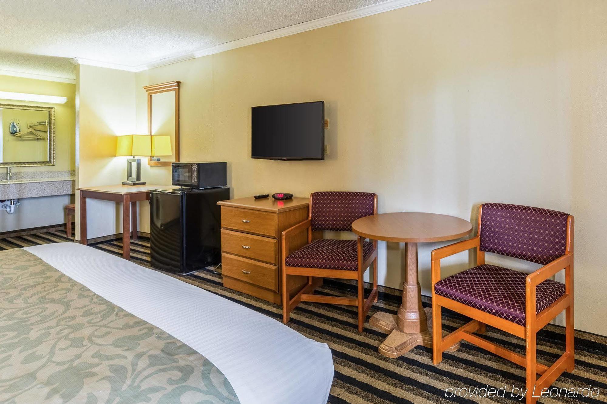 Rodeway Inn Alexandria Extérieur photo