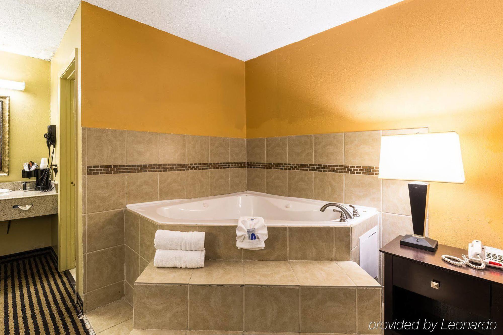 Rodeway Inn Alexandria Extérieur photo